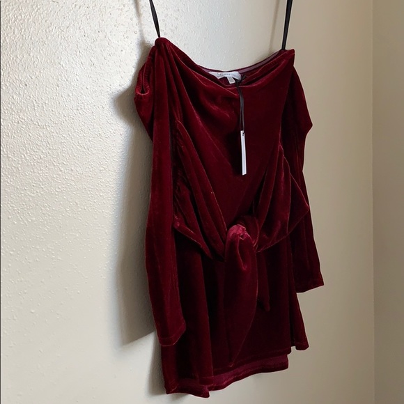NWT Lovers + Friends Lucia Burgundy Velvet Dress - Picture 4 of 8